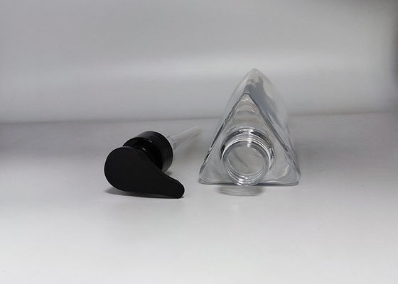 Bouteille en plastique claire 250ml d'ANIMAL FAMILIER de triangle pour l'emballage cosmétique