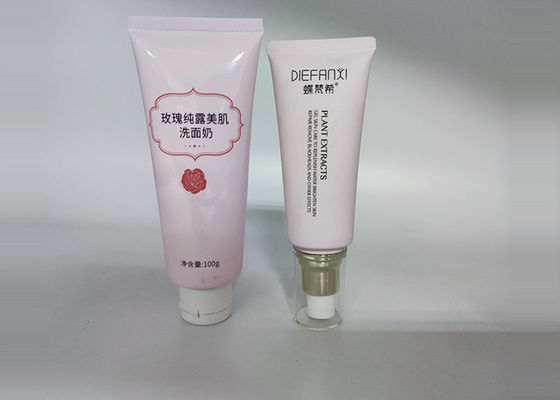 tubes cosmétiques en plastique de la couleur 100ml faite sur commande avec la pompe de lotion
